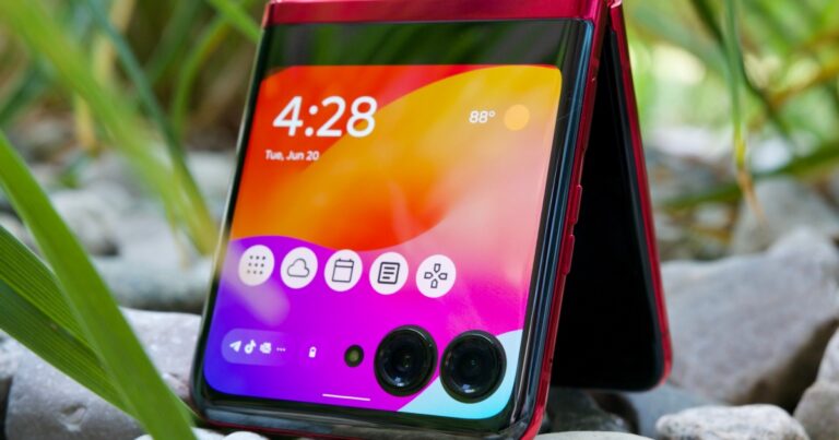 Ulasan Motorola Razr Plus: telefon lipat yang saya tunggu Ulasan Motorola Razr Plus: telefon lipat yang saya tunggu