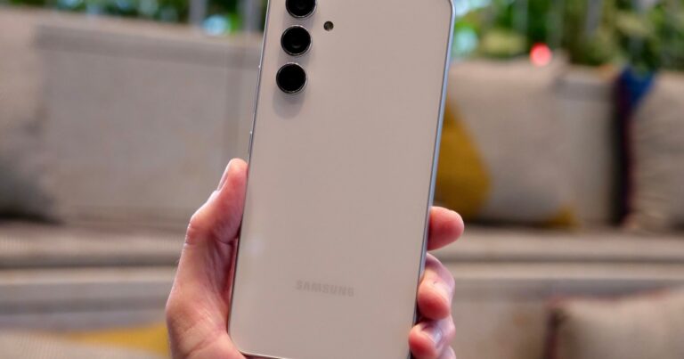 Samsung Galaxy A54 vs Galaxy S23: sekiranya anda membelanjakan $ 450 atau $ 800? Samsung Galaxy A54 vs Galaxy S23: sekiranya anda membelanjakan $ 450 atau $ 800?