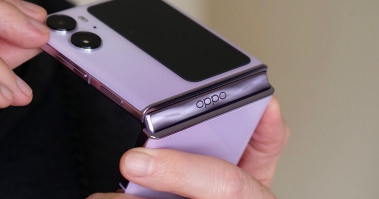 Ulasan Oppo Find N2 Flip: adakah telefon flip penting ini flop besar? Ulasan Oppo Find N2 Flip: adakah telefon flip penting ini flop besar?